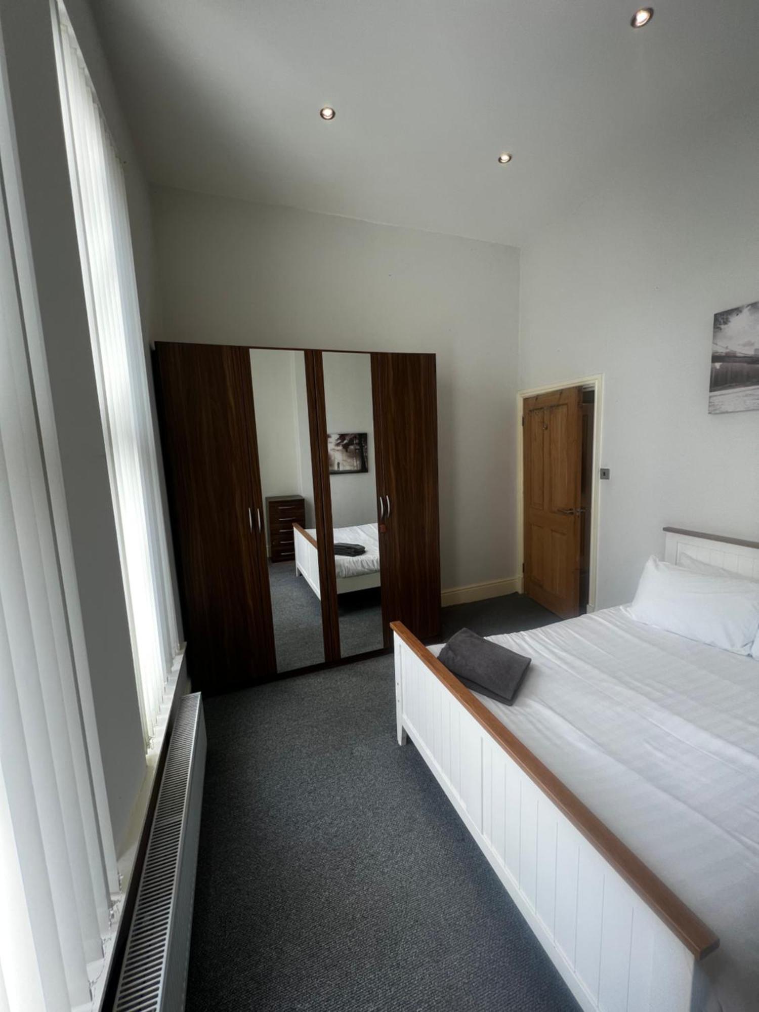 No 3 - Large 1 Bed Near Sefton Park And Lark Lane Lägenhet Liverpool Exteriör bild