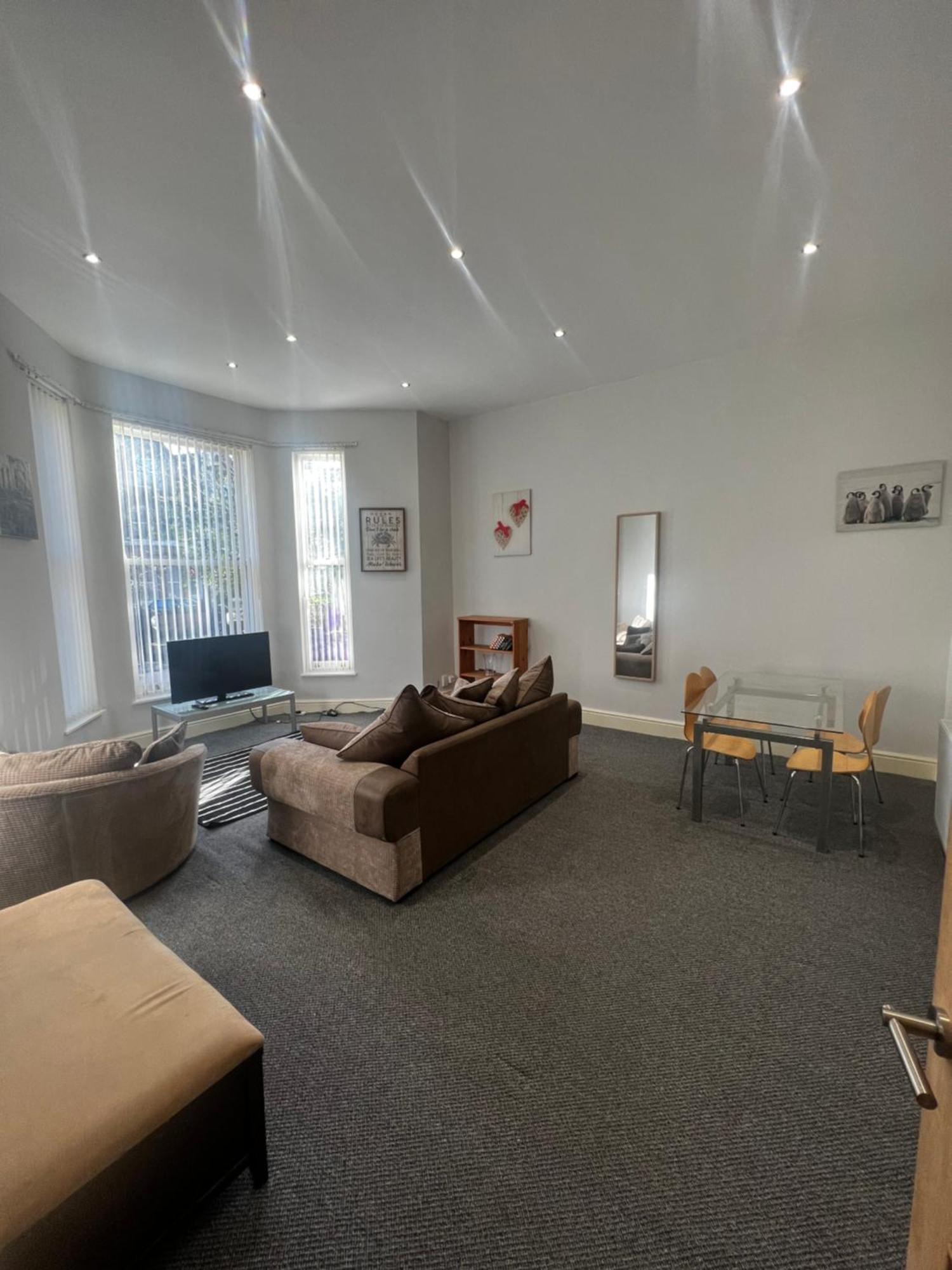 No 3 - Large 1 Bed Near Sefton Park And Lark Lane Lägenhet Liverpool Exteriör bild